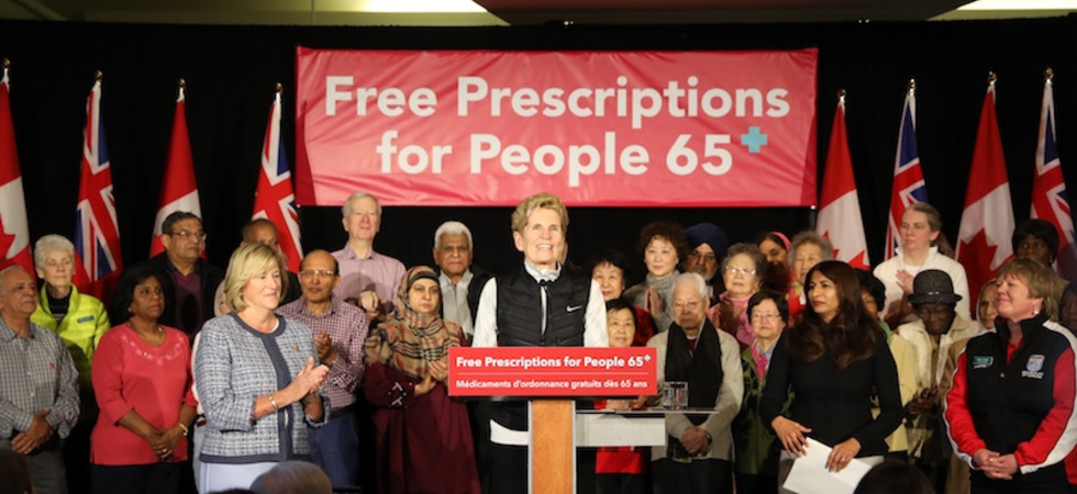 省長韋恩宣佈為收65歲及以上長者提供免費配藥計劃。 